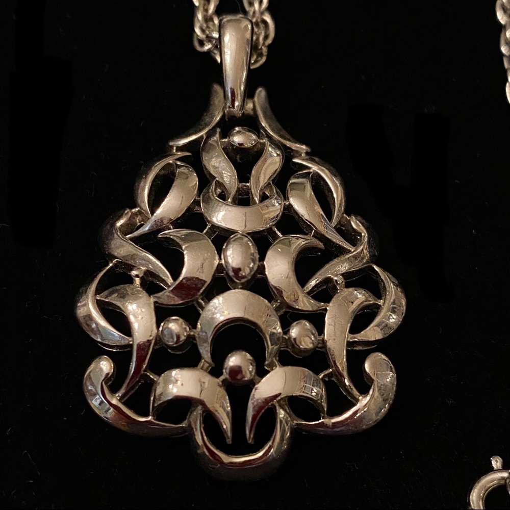 Vintage Crown Trifari Modernist Pendant Necklace - Picture 10 of 10